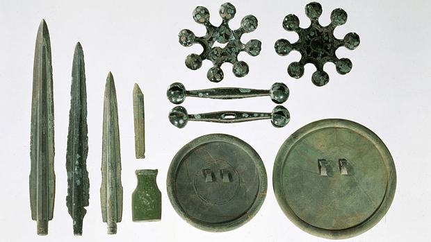 Bronze artefacts