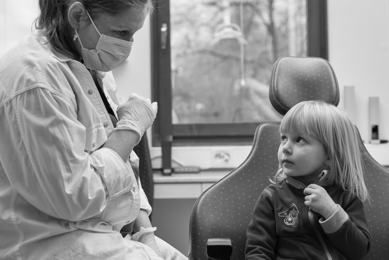 A child visits the dentist