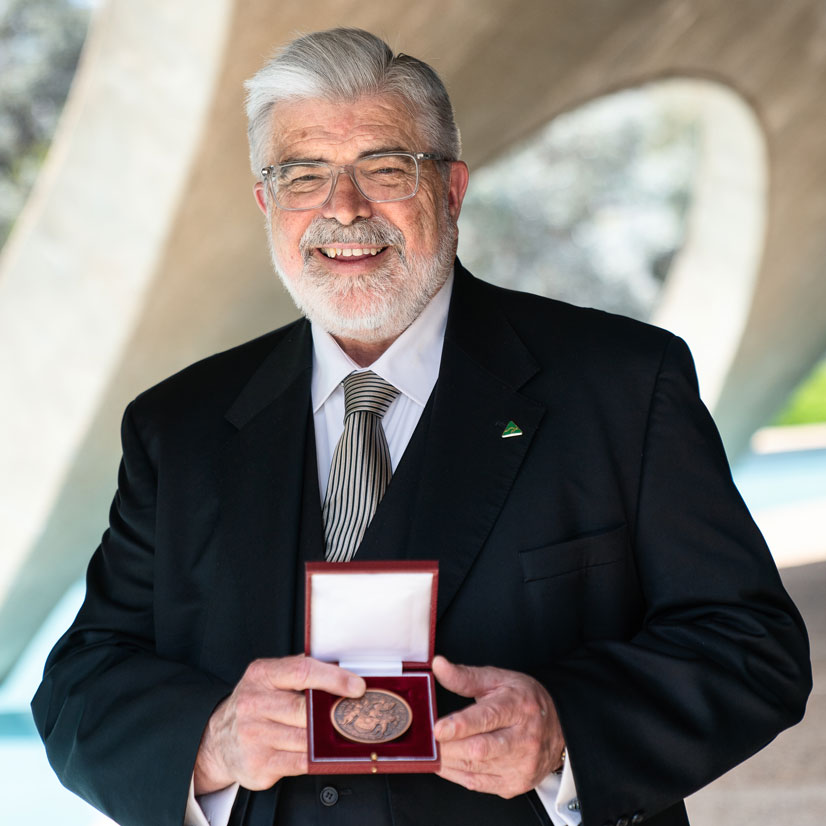 Kim Carr recognised for his service to Australian science and research