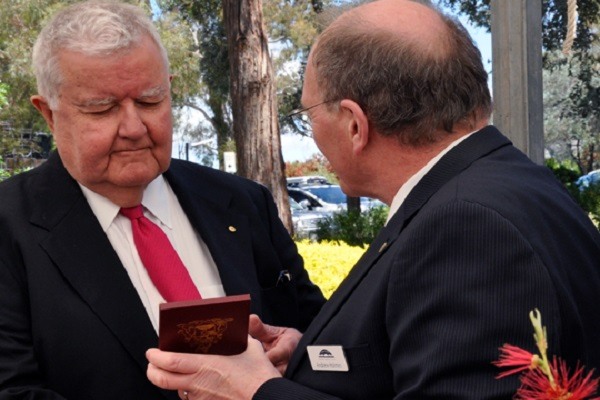 Former Chief Scientist awarded Academy Medal-thumbnail