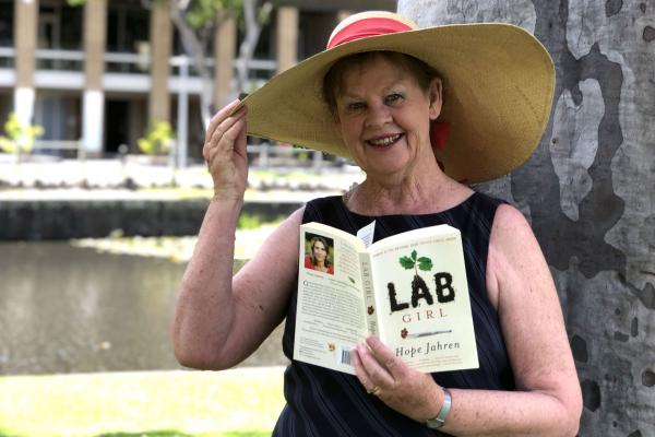 Recommended summer reading from Australia’s top scientific minds-thumbnail