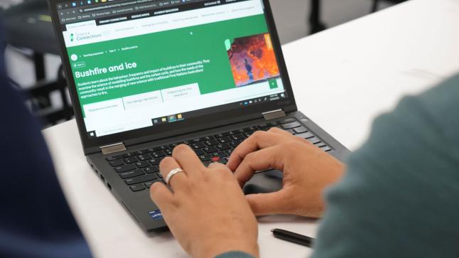 Teacher using Science Connections website